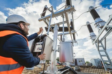 Світло є: як пережити відключення електрики та допомогти енергосистемі - фото